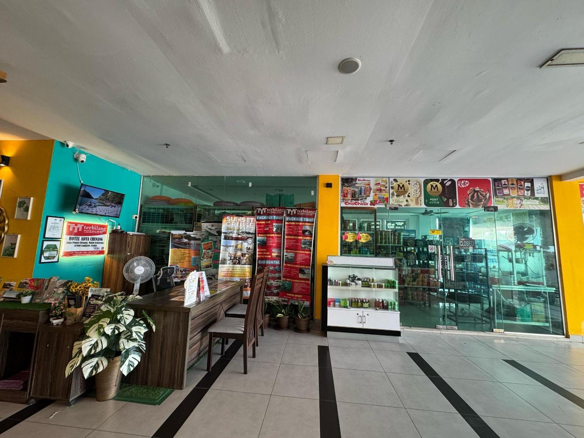 Hotel Adya Express Chenang Pantai Cenang (Langkawi) Exterior foto